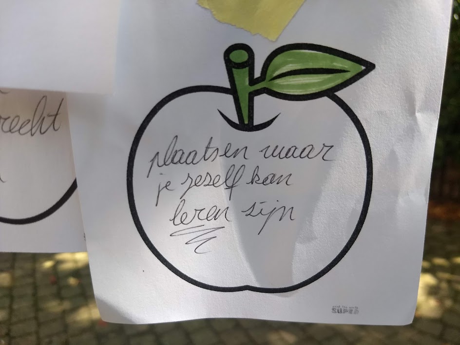 Bezoekers bij PSC Antwerpen — informele ontmoeting aan tafel
